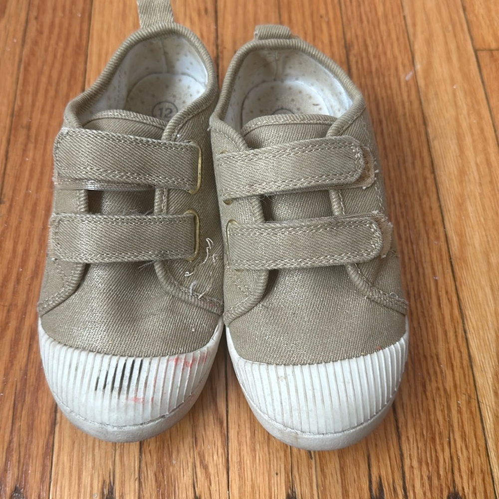 Cat and Jack Boy or Girl Shoes